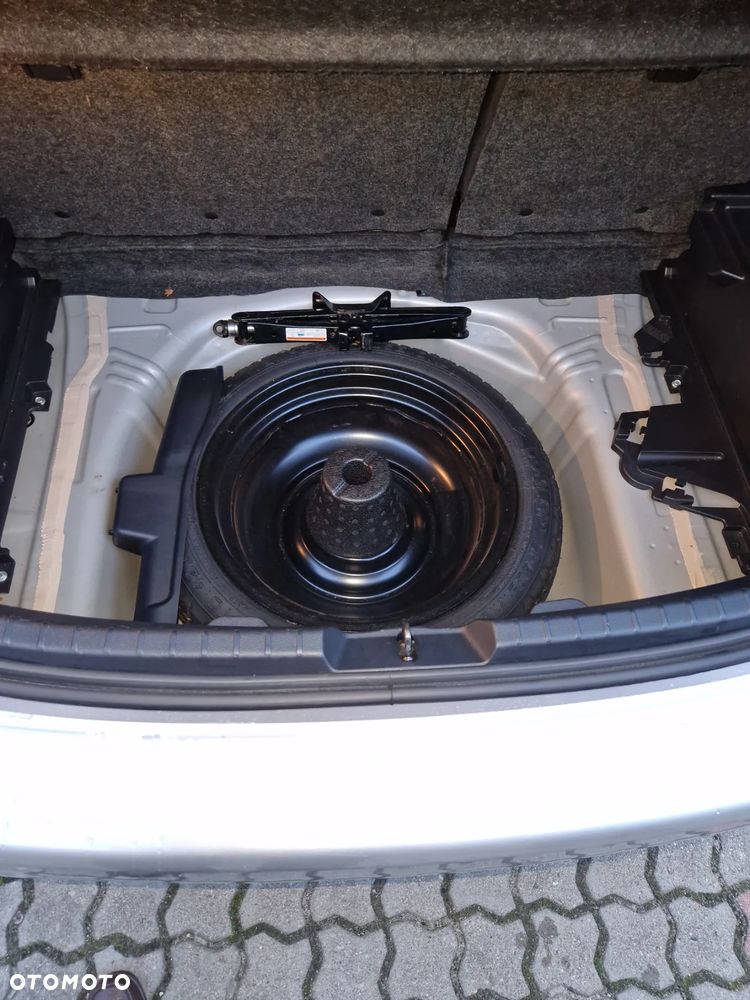 Toyota Yaris Hybrid 100 Active EU6 - 8