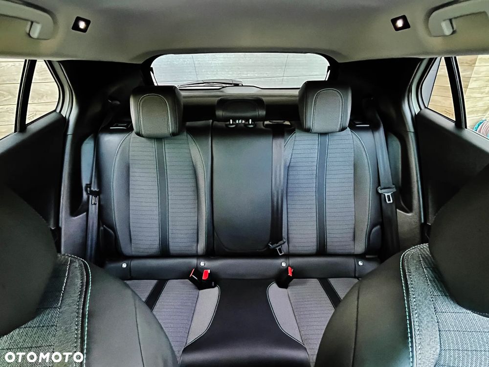 Peugeot 2008 1.2 PureTech Allure S&S - 10