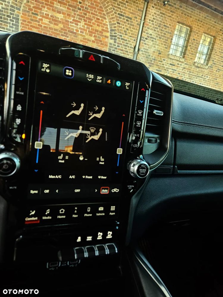 RAM 1500 Crew Cab Sport - 29