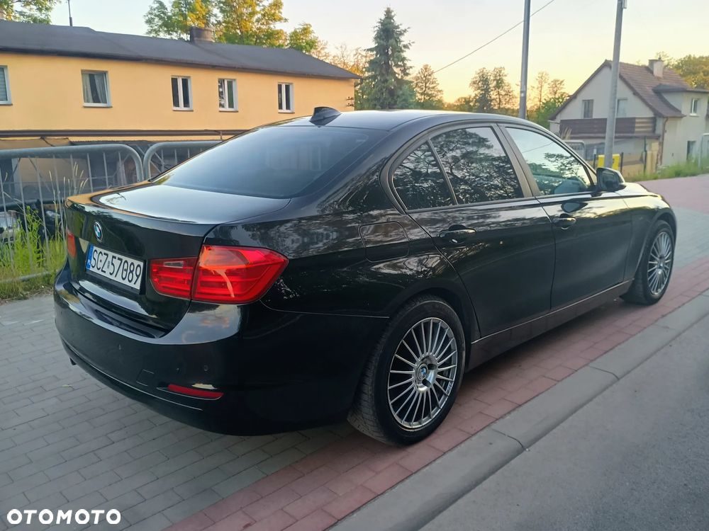 BMW Seria 3 320d Luxury Line - 6