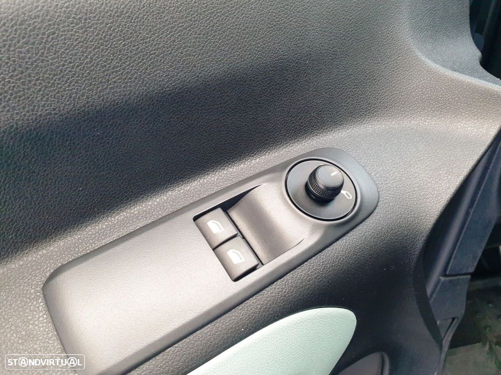 Citroën Berlingo 1.2 PureTech M Shine - 12