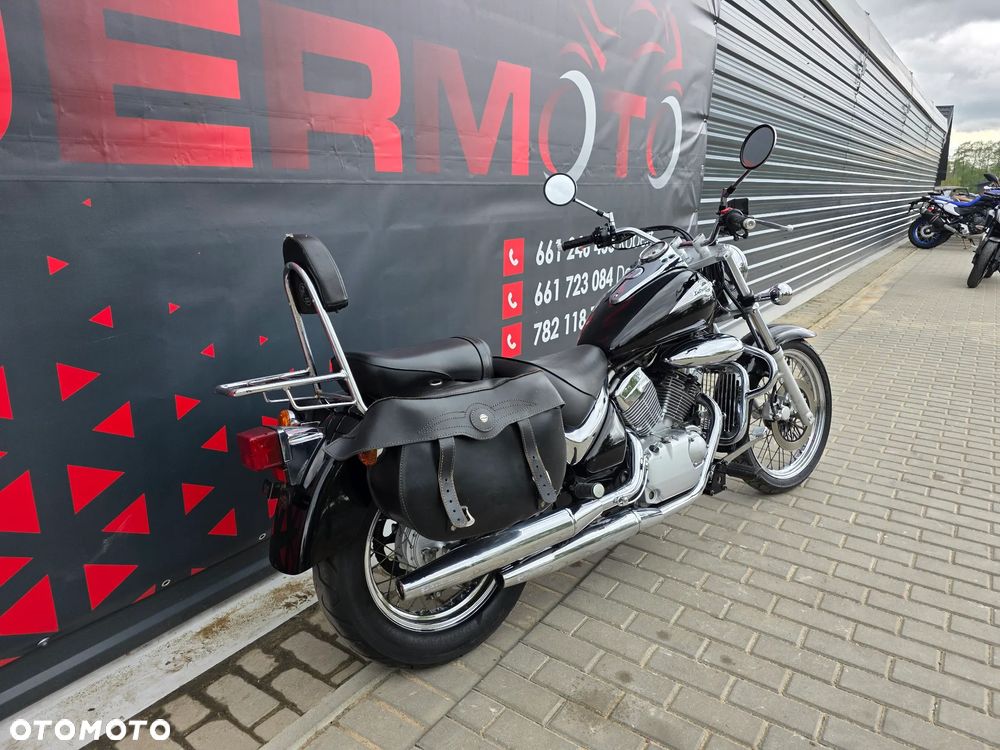 Suzuki Intruder - 3