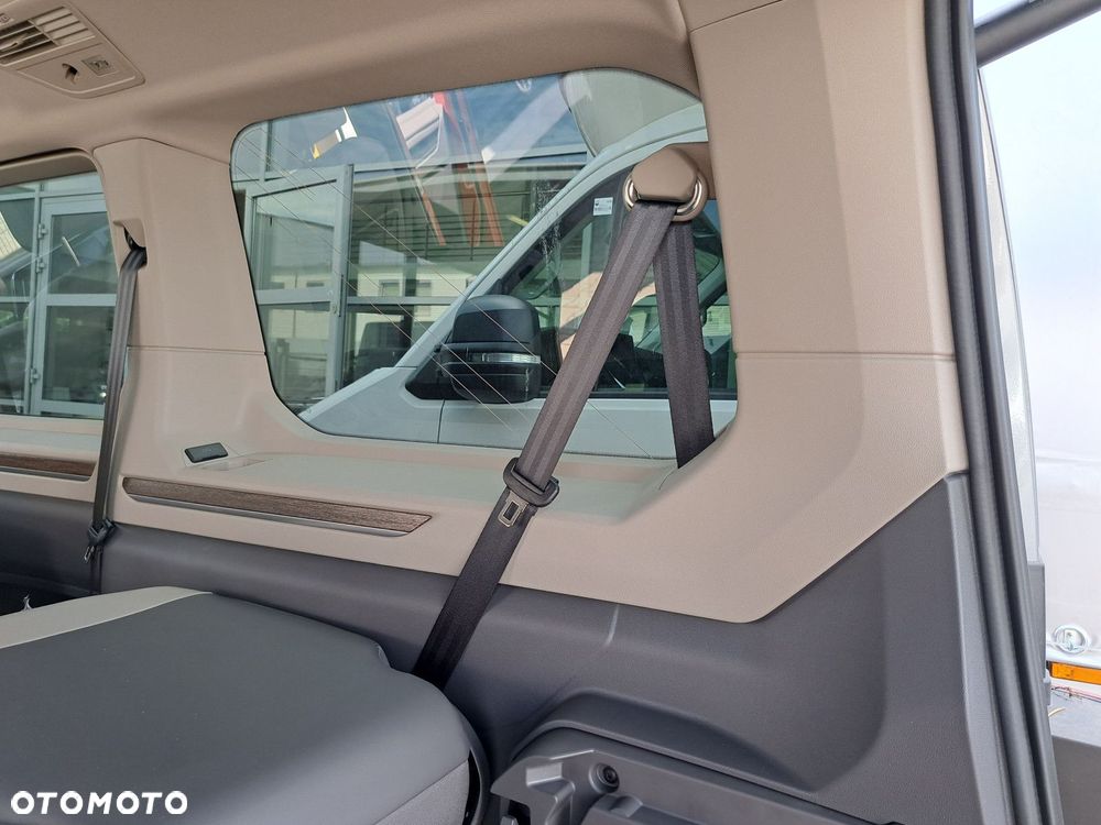Volkswagen Multivan - 28