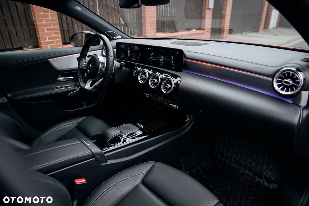 Mercedes-Benz Klasa A 250 AMG Line 7G-DCT - 23