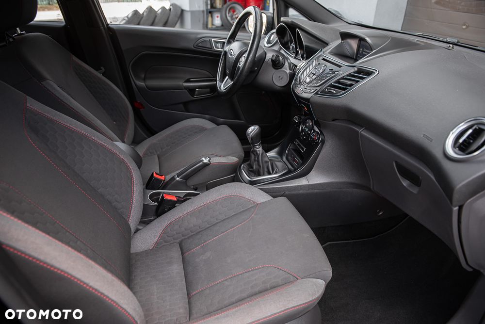 Ford Fiesta 1.0 EcoBoost STart-Stop ST-LINE - 31