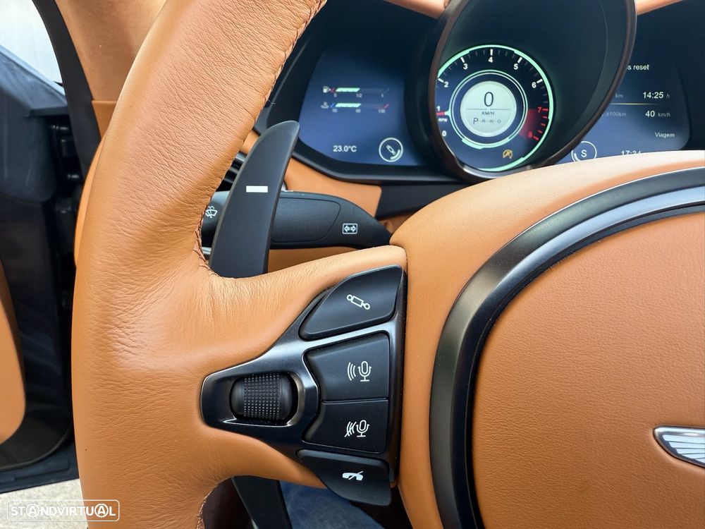 Aston Martin Vantage Roadster V8 - 18