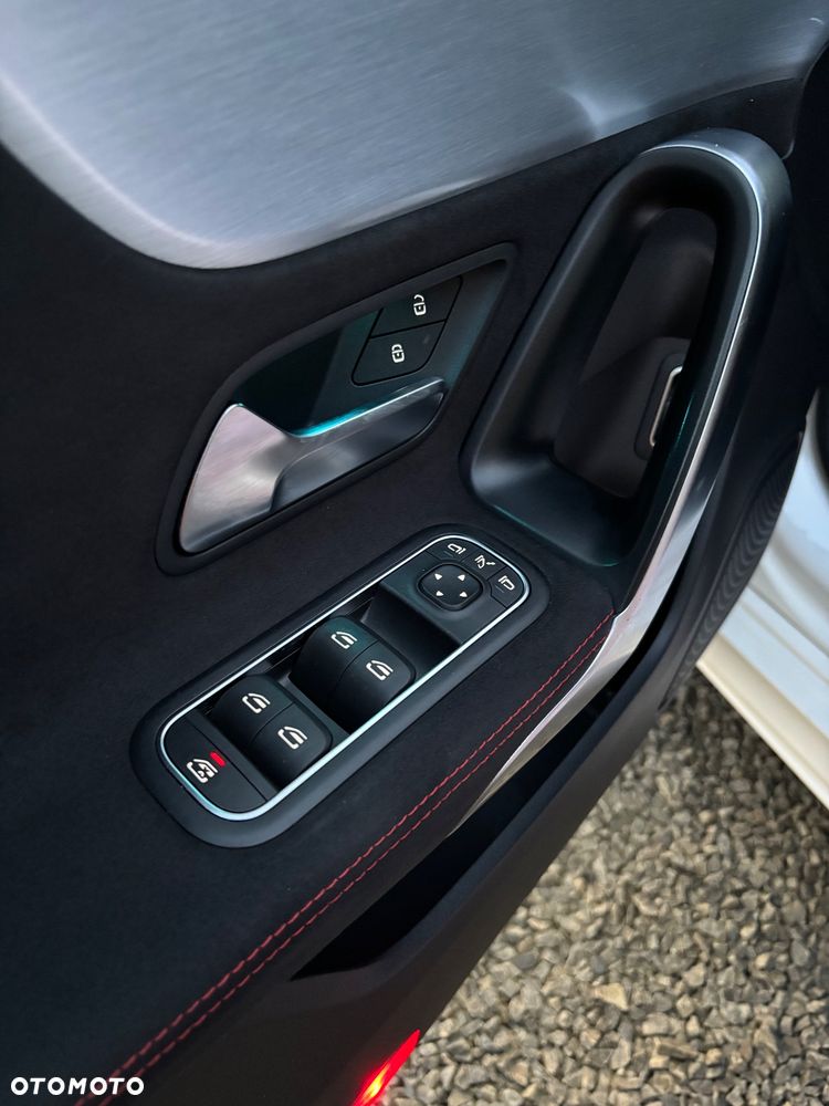 Mercedes-Benz CLA 200 AMG Line 7G-DCT - 13