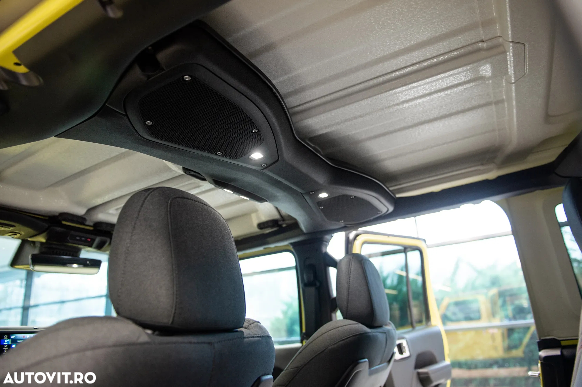 Jeep Wrangler - 34