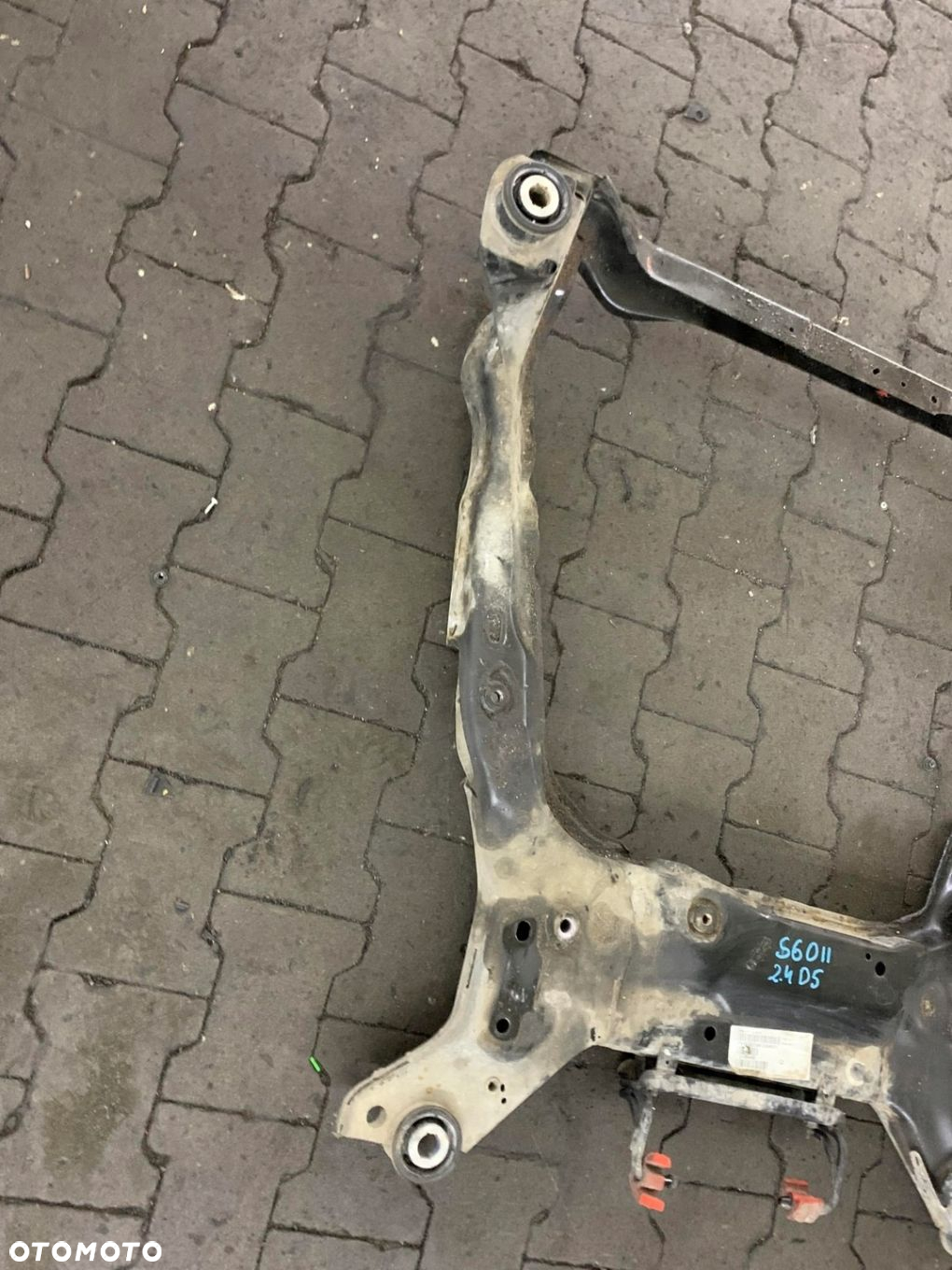 SANKI WÓZEK KOŁYSKA TRAWERS PRZÓD VOLVO V60 S60 II 2.4 D5 10-18 - 3