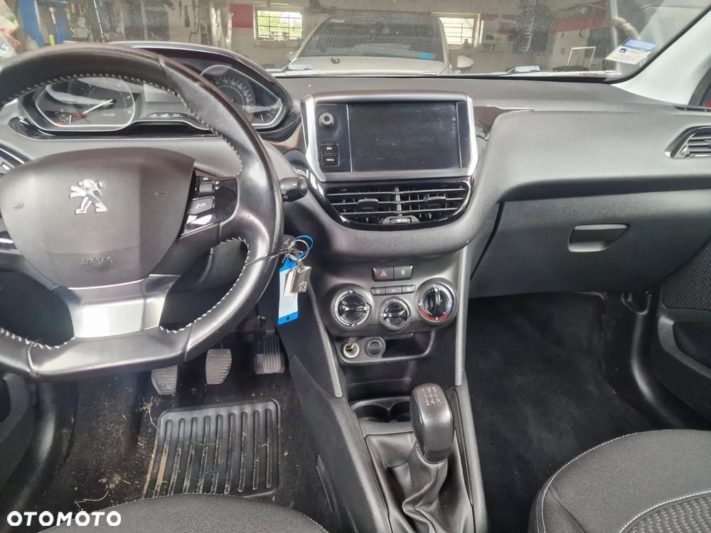 Peugeot 208 BlueHDi 100 Active - 14