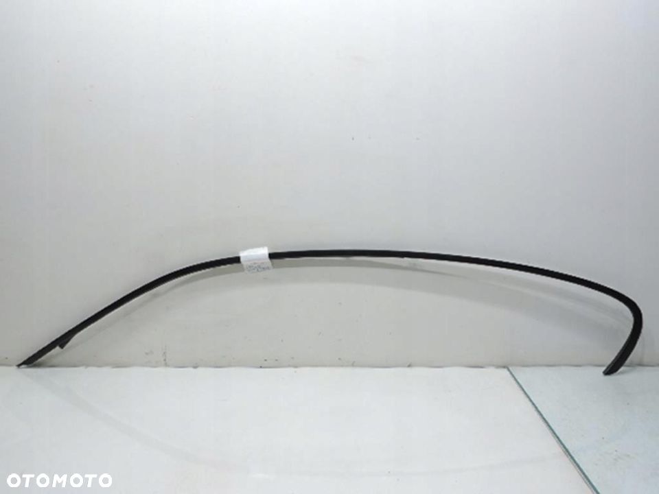 LISTWA KAROSERYJNA LEWA BMW E81 LIFT - 1