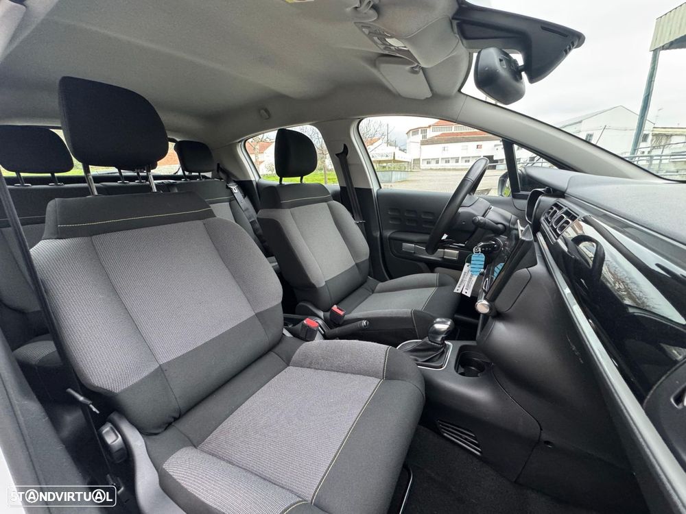 Citroën C3 1.2 PureTech Shine EAT6 - 26