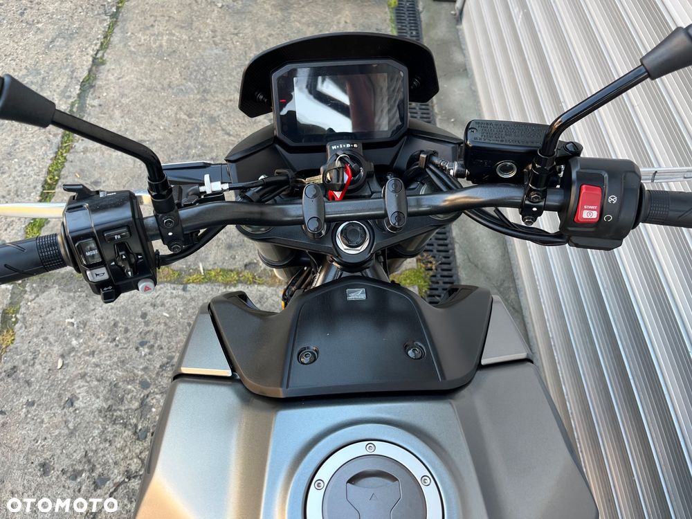 Honda Hornet - 24