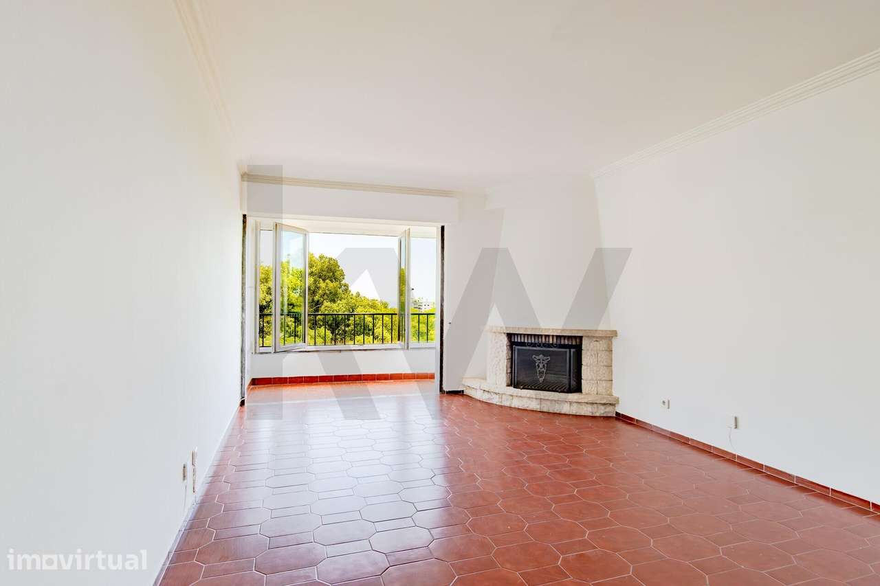 Apartamento T2 com Garagem Box e Vista Mar | Buzano – Parede - Grande imagem: 2/22