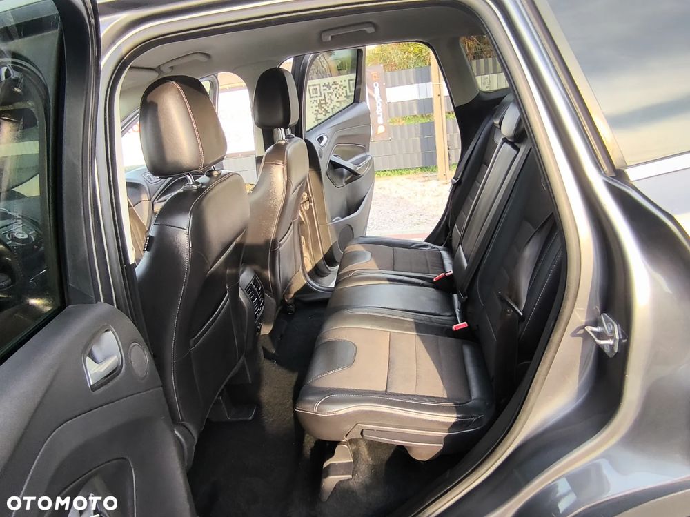 Ford Kuga 2.0 TDCi FWD Titanium - 23