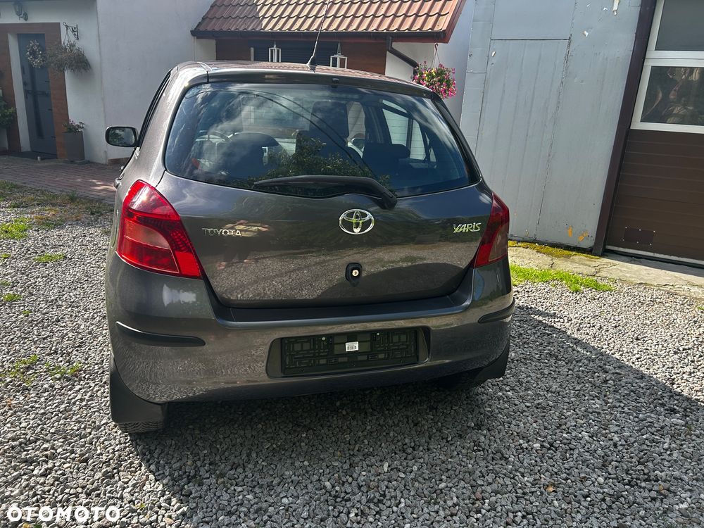 Toyota Yaris 1.3 VVT-i Executive - 7