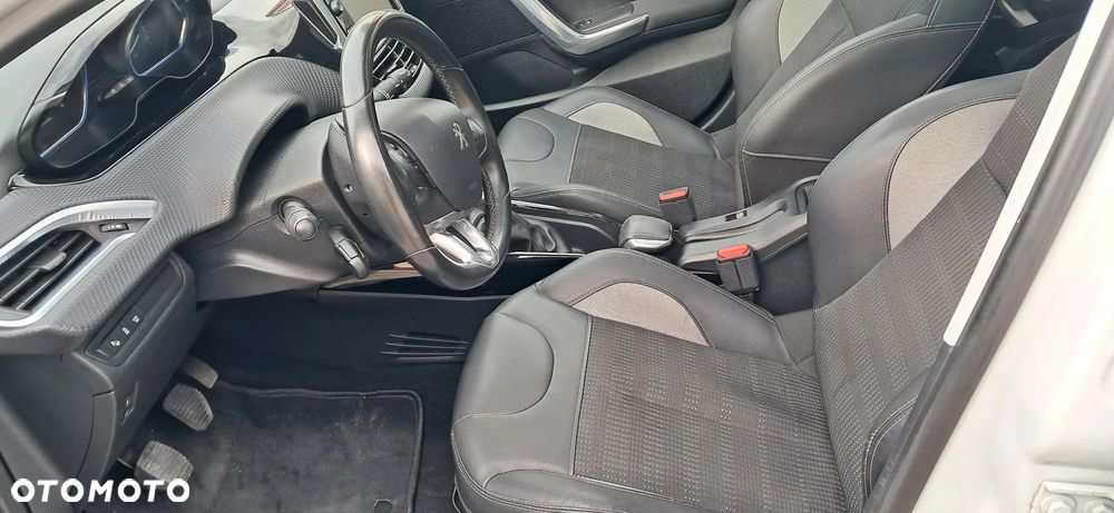 Peugeot 2008 1.6 BlueHDi Allure - 10