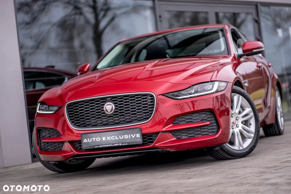 Jaguar XE 2.0 D180 HSE - 22