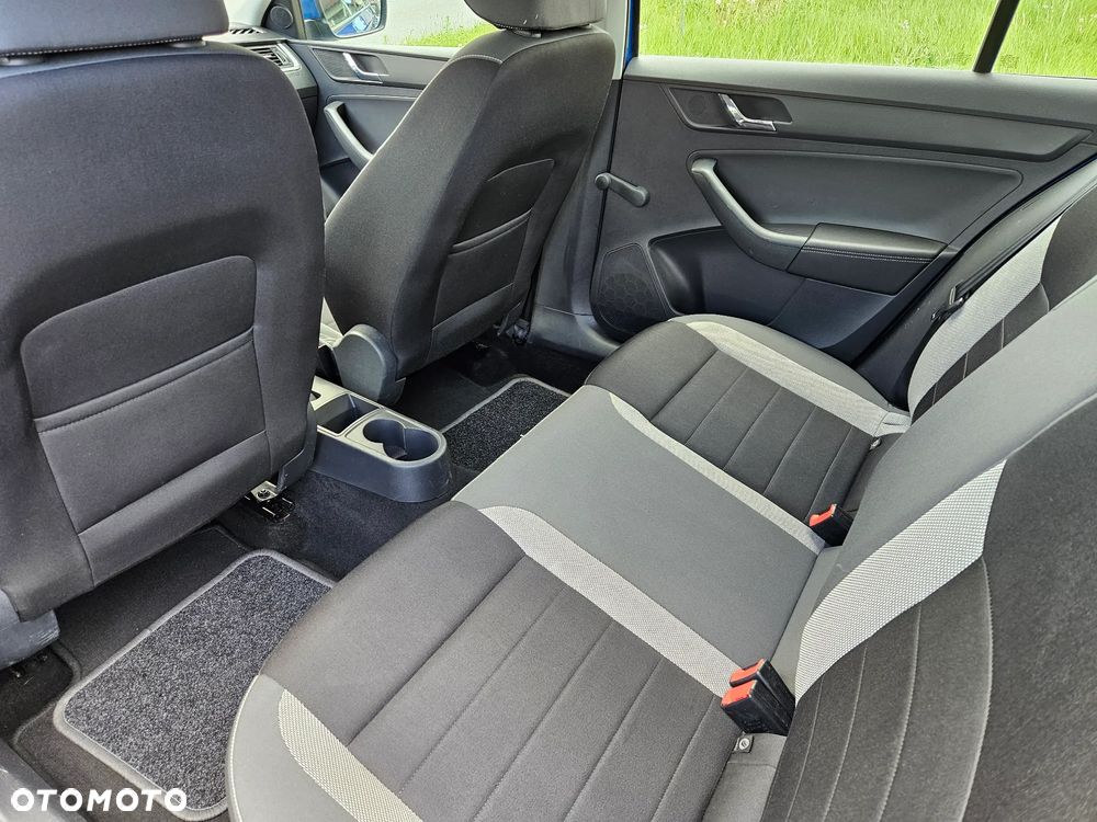 Skoda RAPID - 10