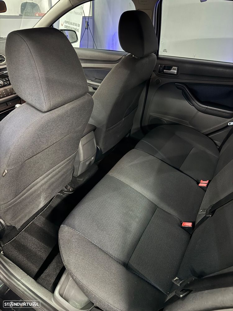 Ford Focus SW 1.6 TDCi Ambiente - 11