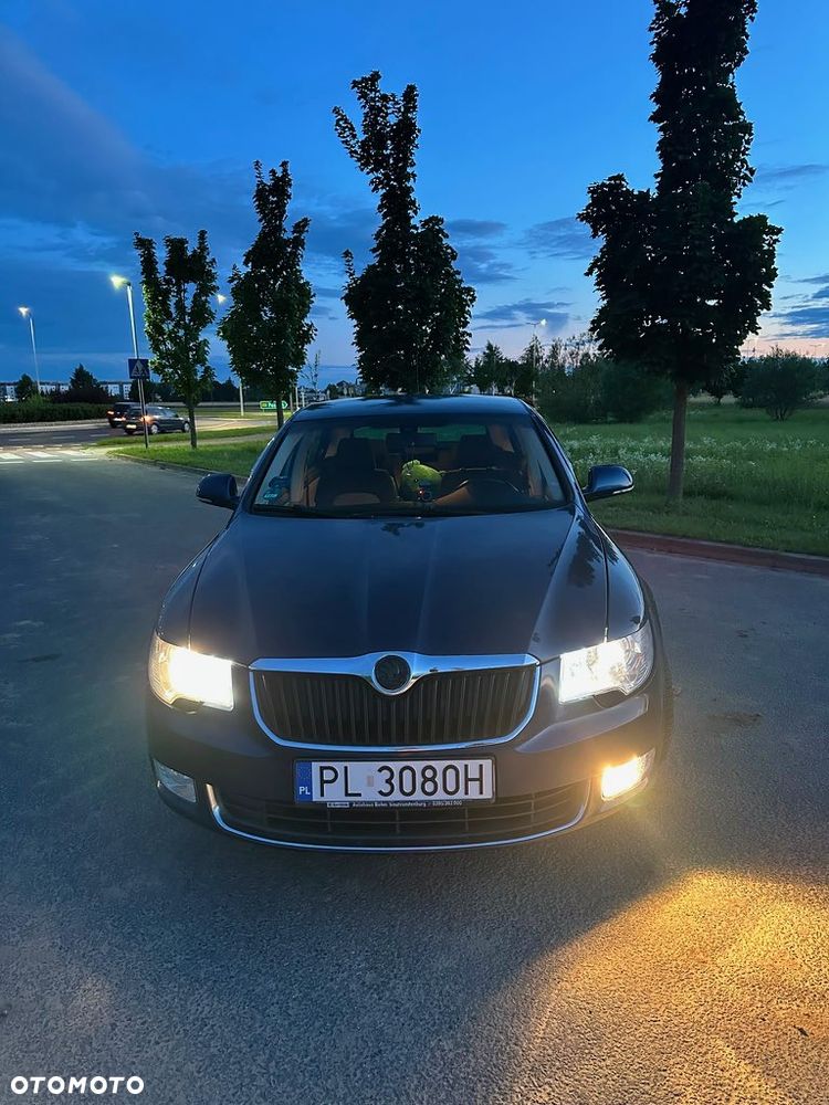 Skoda Superb 2.0 TDI Ambition - 12