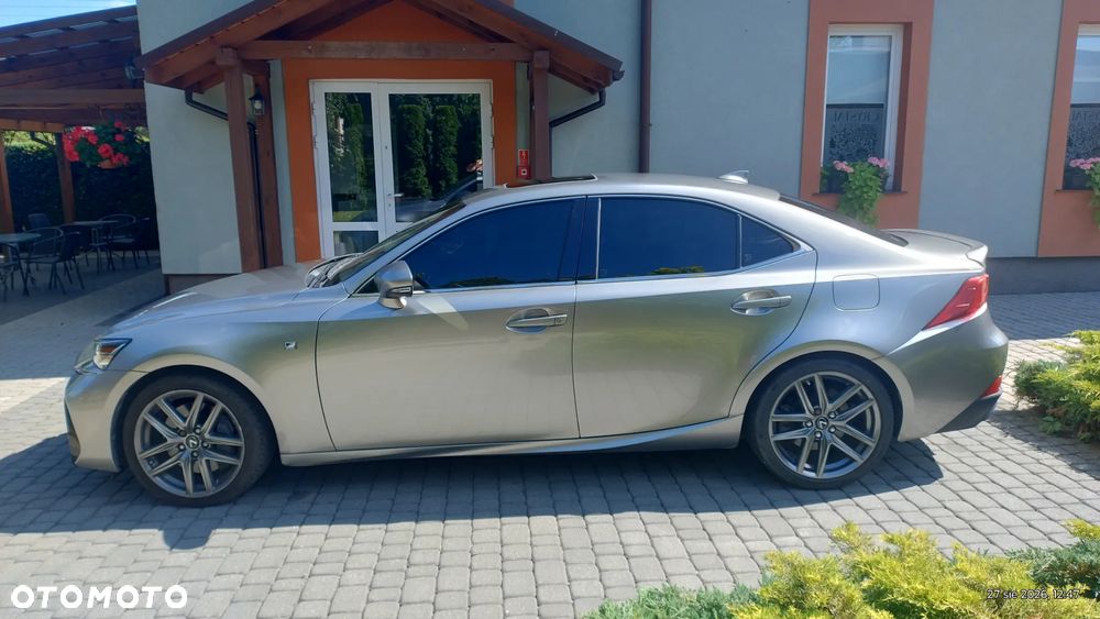 Lexus IS - 6