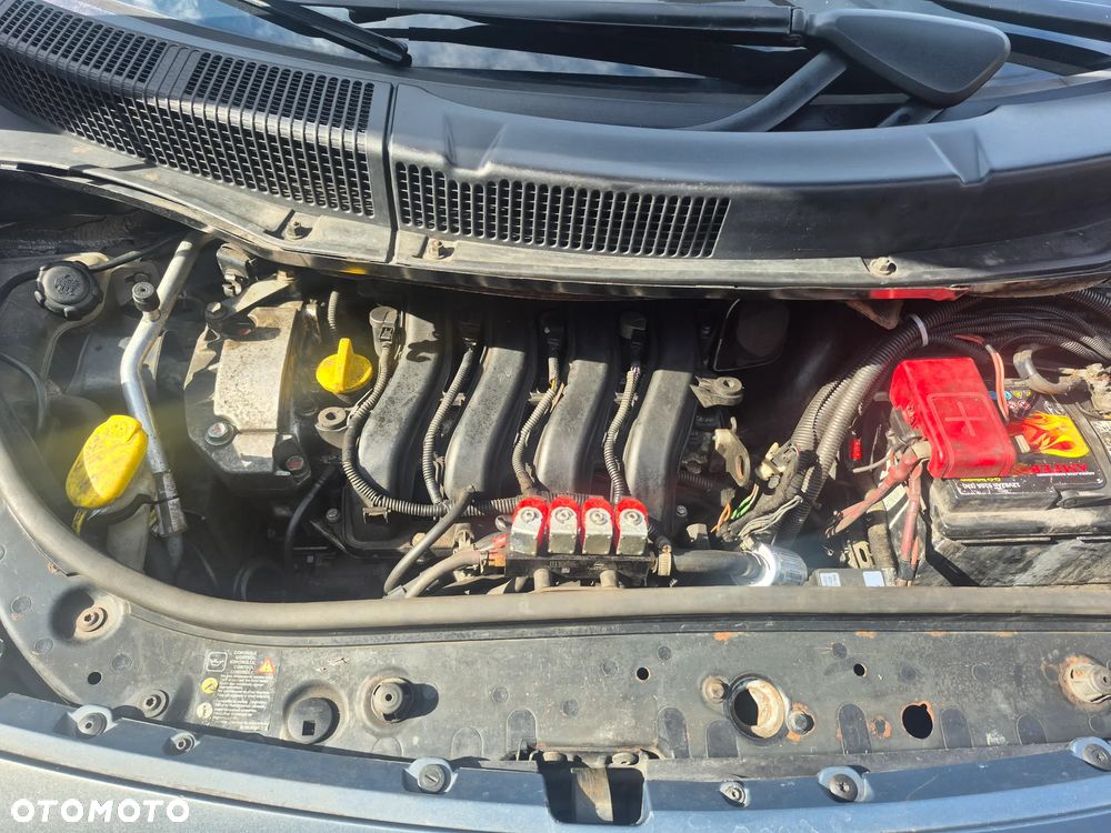 Renault Scenic 1.6 16V Confort Expression - 6