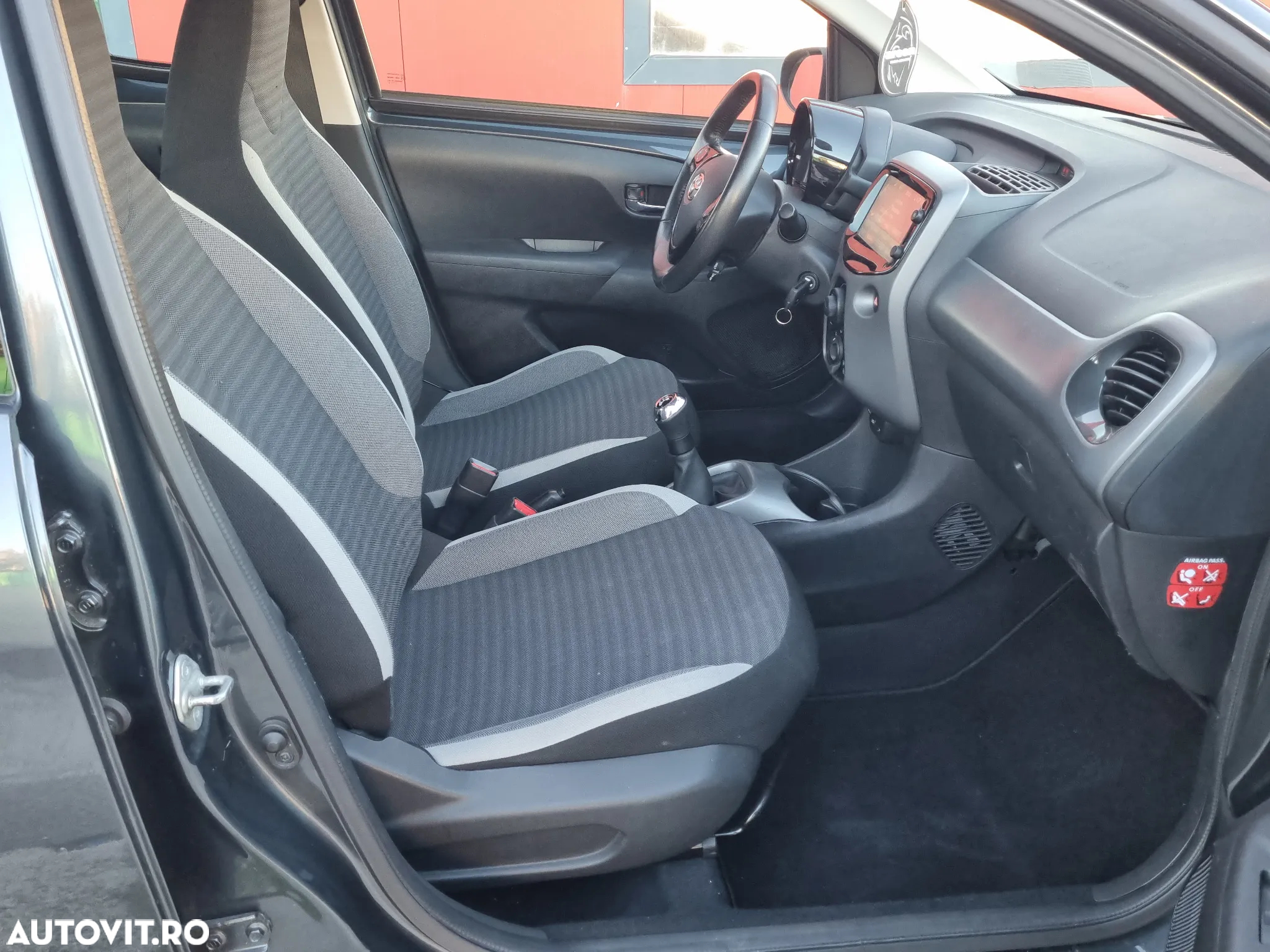 Toyota Aygo 1.0 VVY-I 5 usi X-style - 15