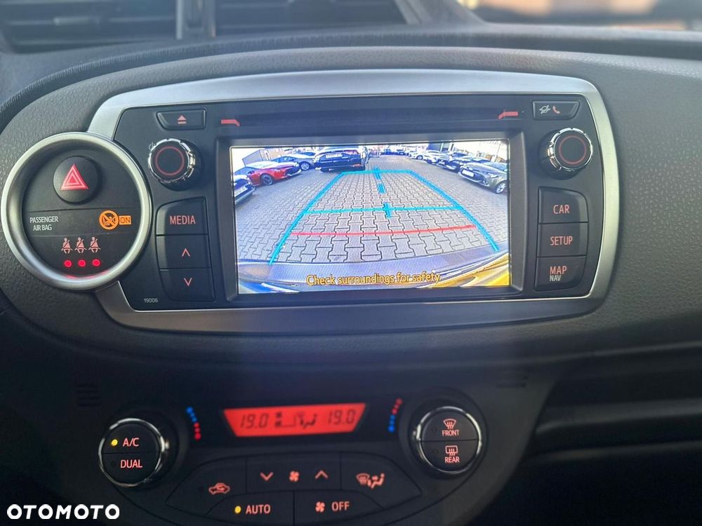 Toyota Yaris 1.33 Premium - 16