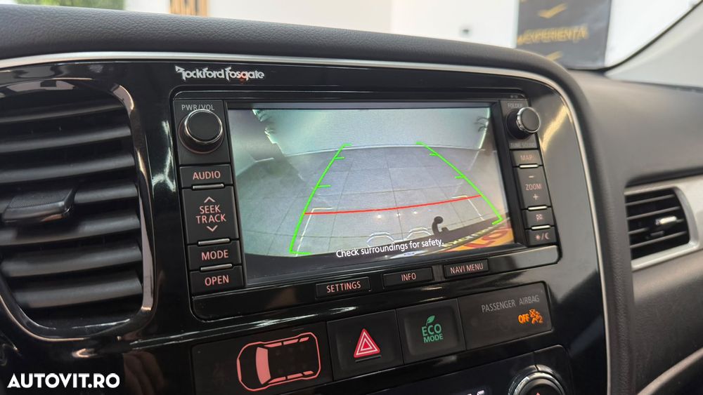 Mitsubishi Outlander - 23