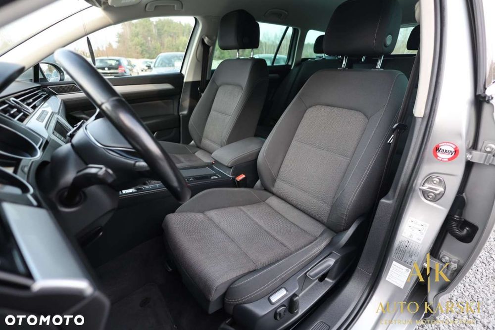 Volkswagen Passat - 38