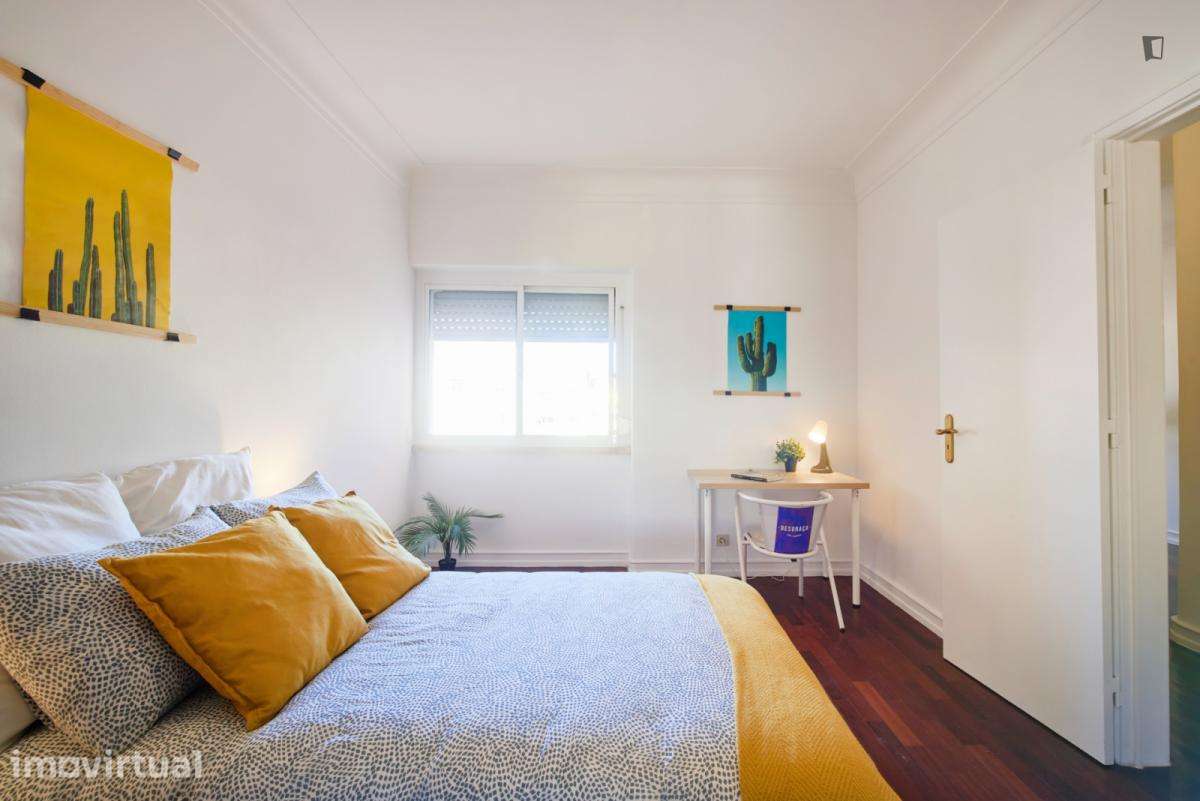 Quarto - localizado em Roma-Areeiro Lisbon - Grande imagem: 2/19