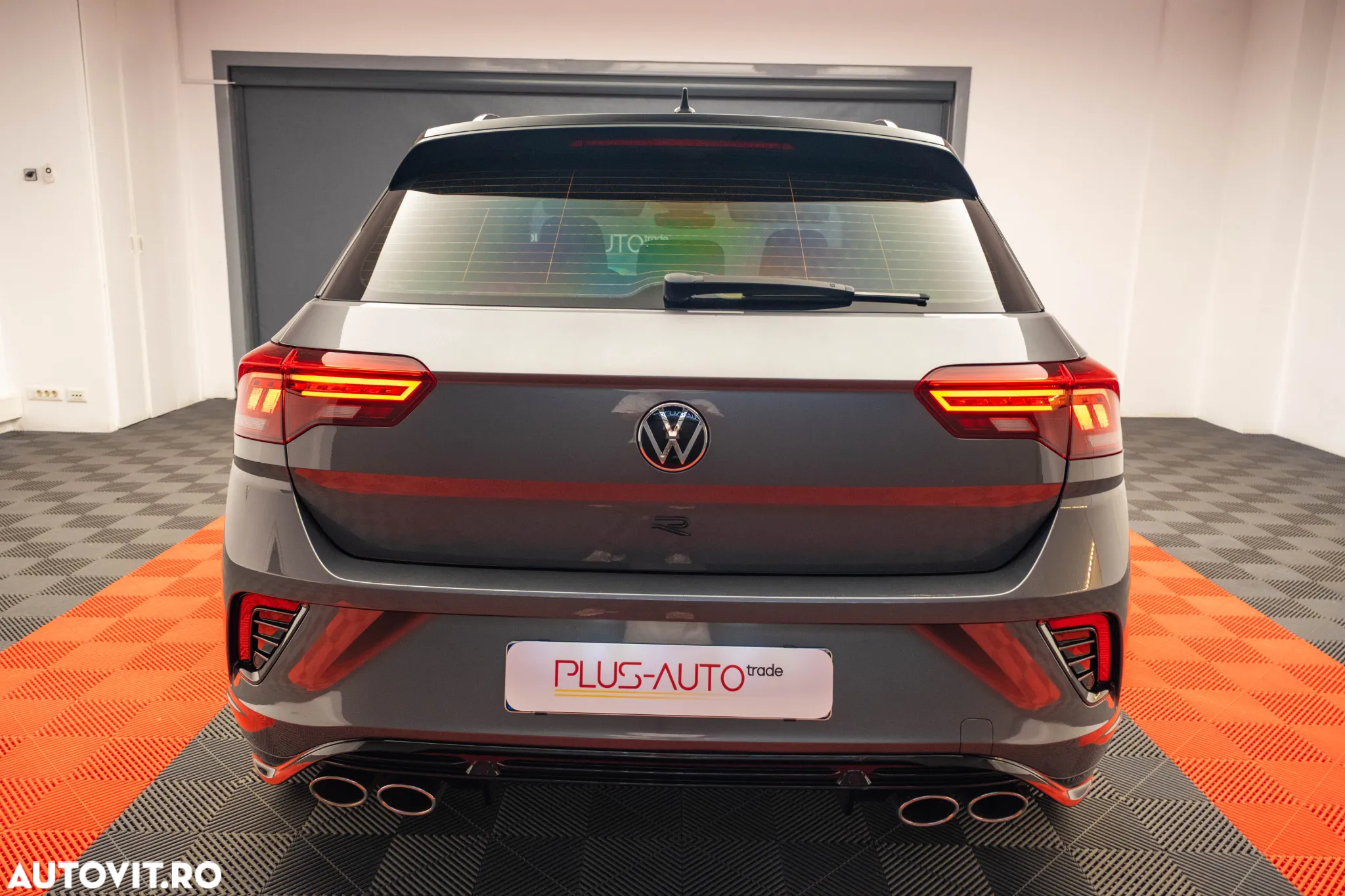 Volkswagen T-ROC 2.0 TSI 4Mot DSG - 12
