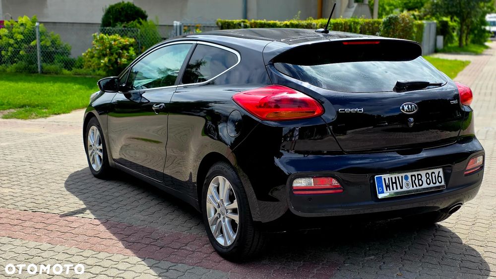 Kia Ceed 1.6 CRDi 115 Dream-Team Edition - 14