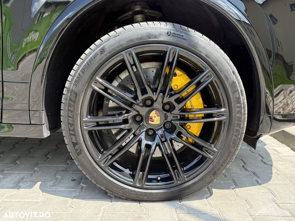 Porsche Cayenne 4.2 L S - 9