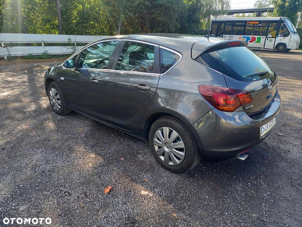 Opel Astra IV 1.4 T Cosmo - 5