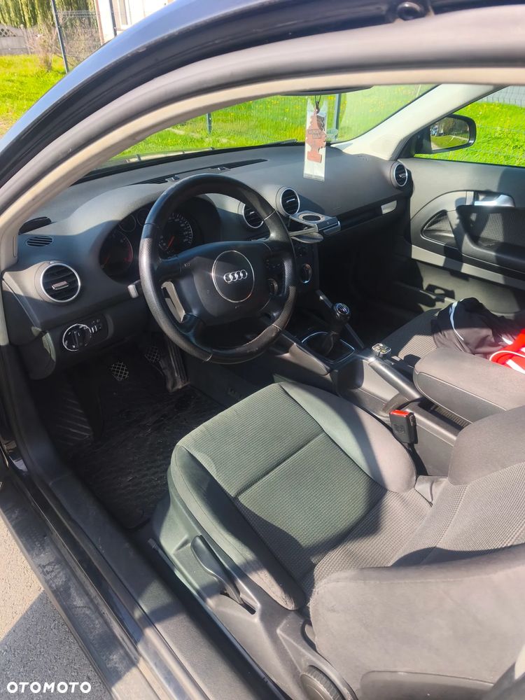 Audi A3 3-drzwiowe 1.6 Ambition - 9