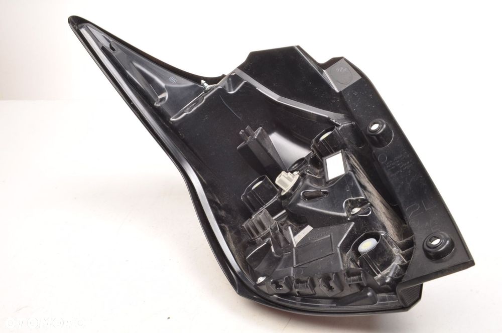 TOYOTA YARIS IV LAMPA PRAWA TYLNA PRAWY TYŁ - 9