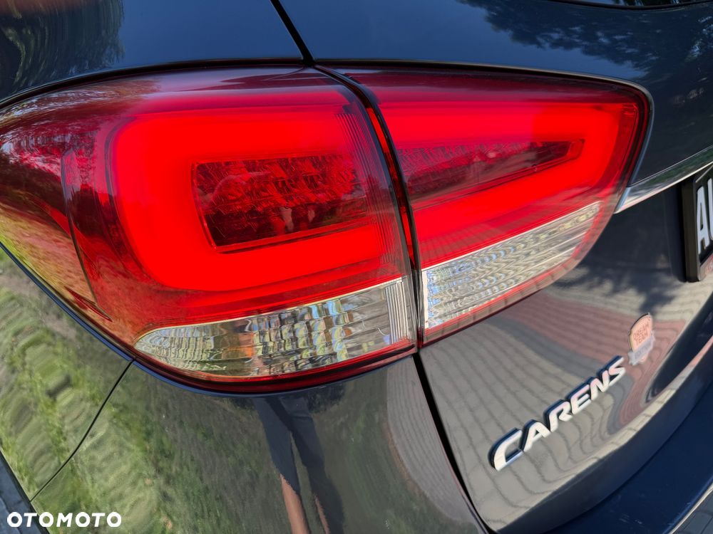 Kia Carens 1.7 CRDi 141 Dream Team Edition - 24