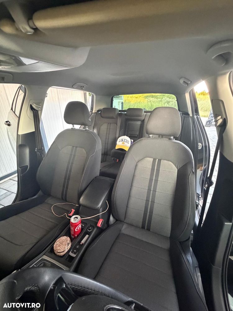 Volkswagen Golf - 6