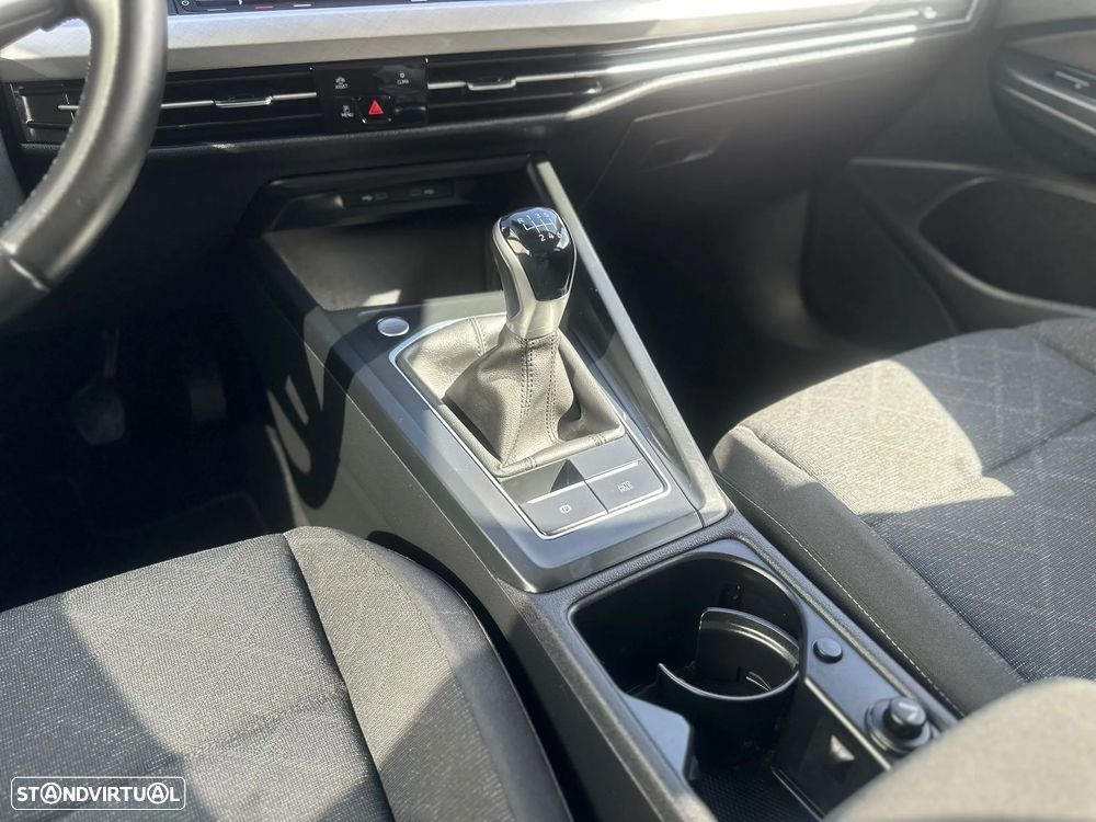 VW Golf 2.0 TDI Conceptline - 28