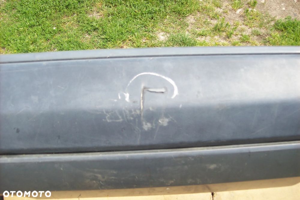 ZDERZAK TYLNY MERCEDES W124 SEDAN - 12