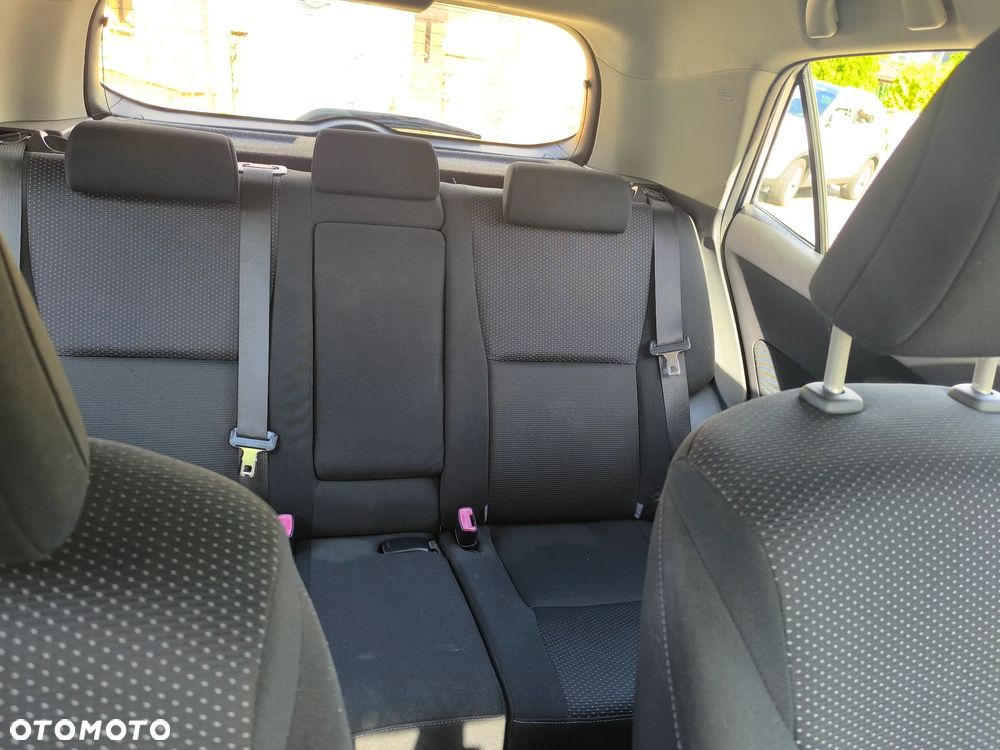 Toyota Auris 1.4 D-4D Premium - 6