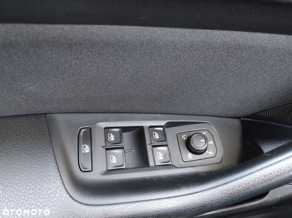 Volkswagen Passat 2.0 TSI Business DSG - 31