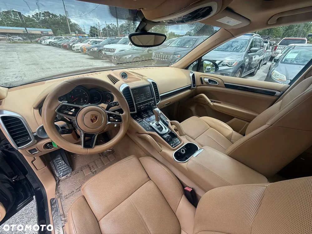 Porsche Cayenne - 10