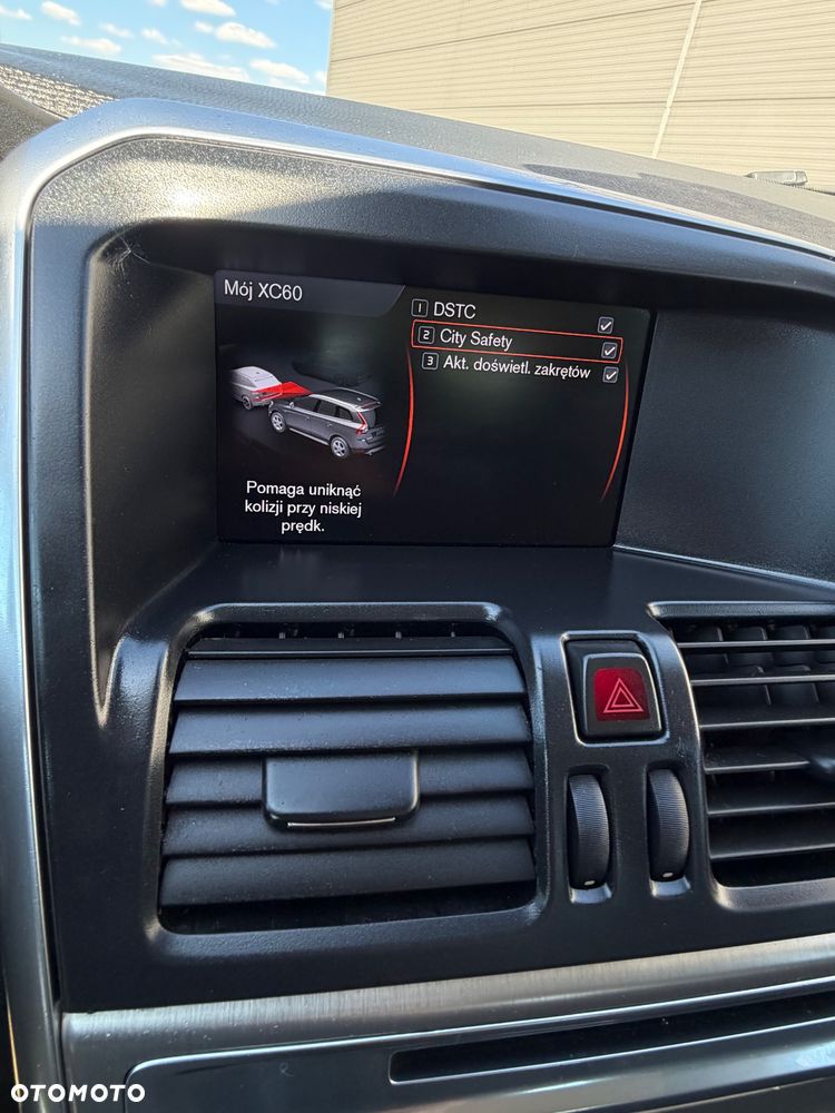 Volvo XC 60 D4 Momentum - 4