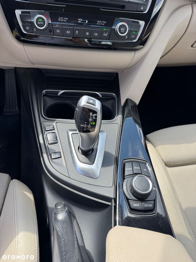 BMW Seria 3 318d - 3