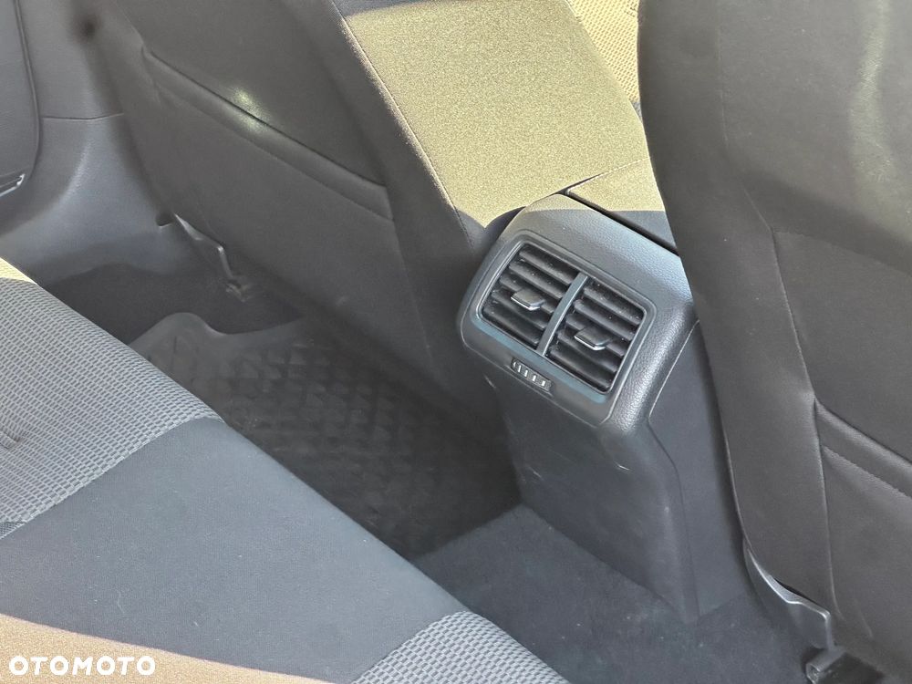 Volkswagen Golf 1.4 TSI BMT Comfortline DSG - 21