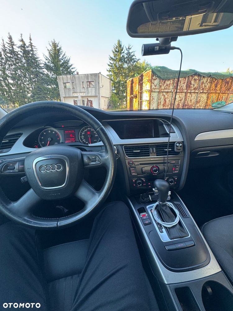 Audi A4 Limousine - 10