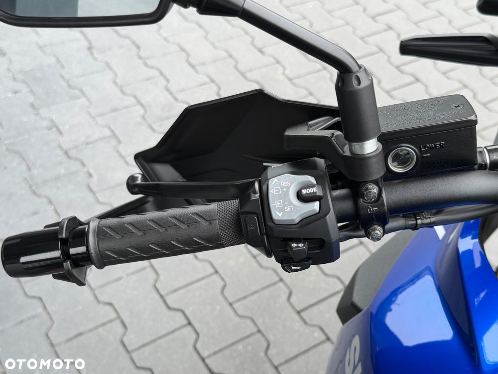 Suzuki V-STROM - 24